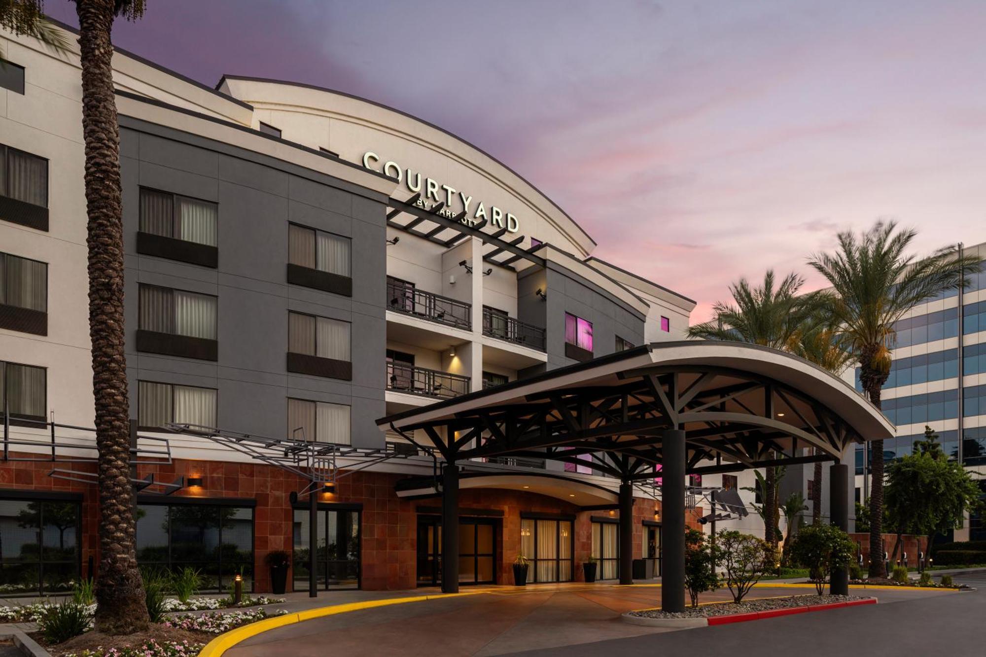 Courtyard Los Angeles Burbank Airport Hotel Exterior photo