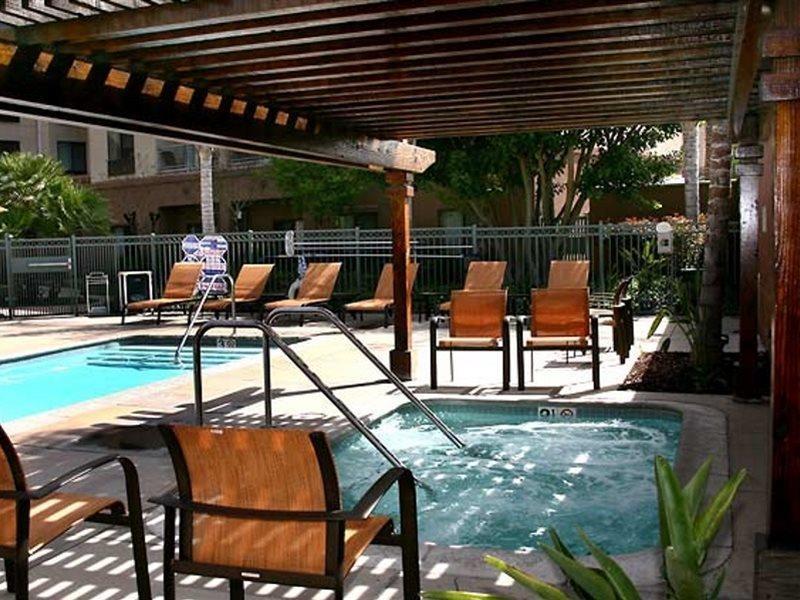 Courtyard Los Angeles Burbank Airport Facilities photo