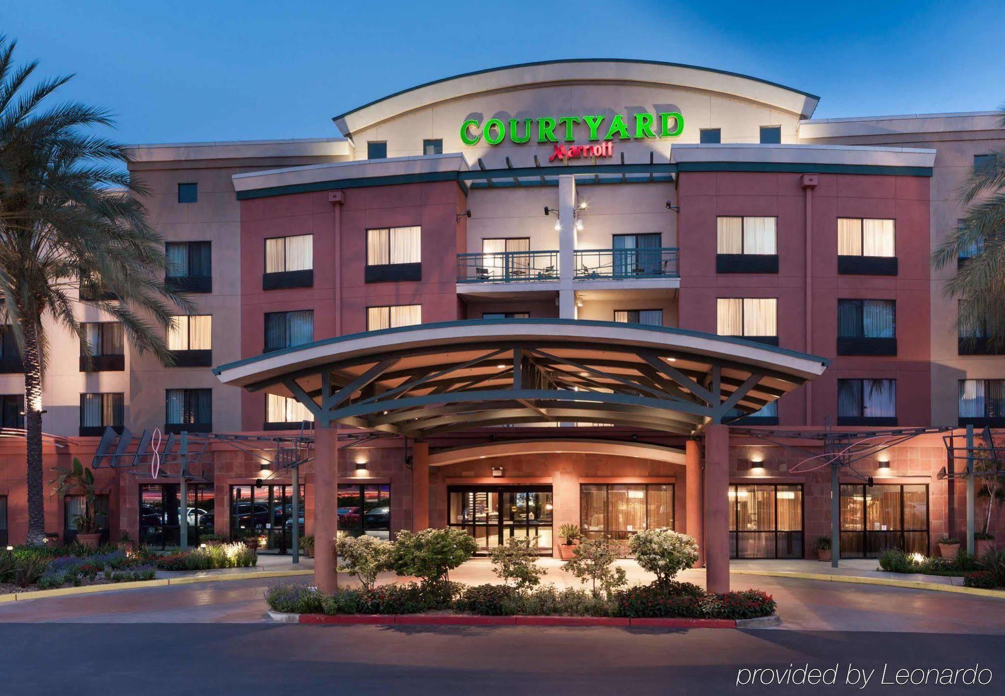 Courtyard Los Angeles Burbank Airport Hotel Exterior photo