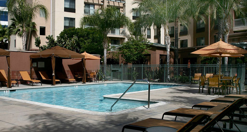 Courtyard Los Angeles Burbank Airport Hotel Exterior photo