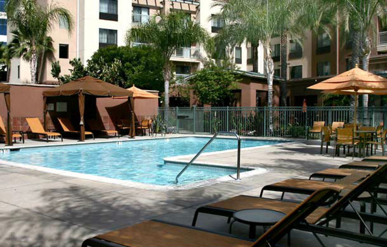 Courtyard Los Angeles Burbank Airport Hotel Exterior photo